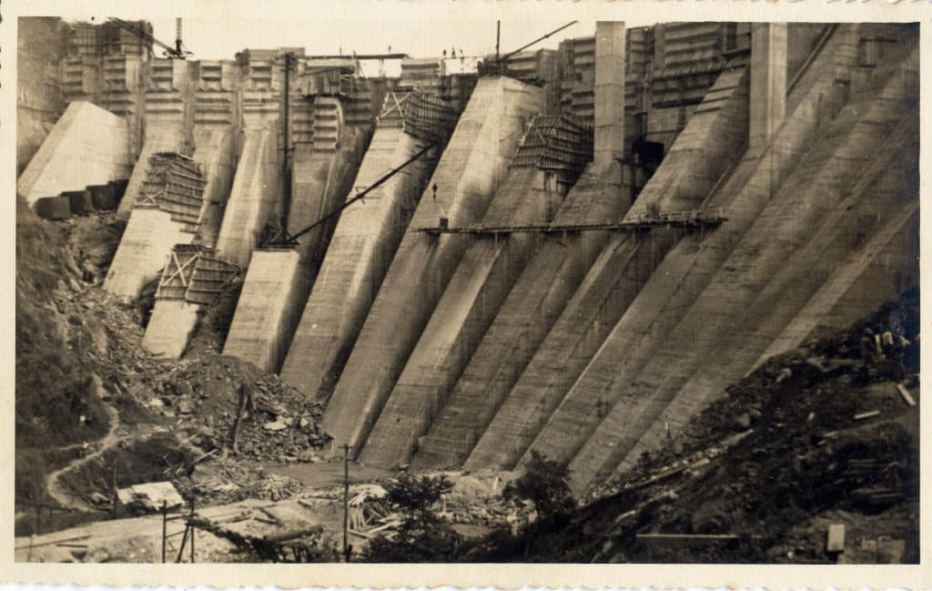 Imagem 2. Elevação da barragem do Ribeirão das Lajes, da Usina Hidrelétrica Fontes Nova | Memória da Eletricidade